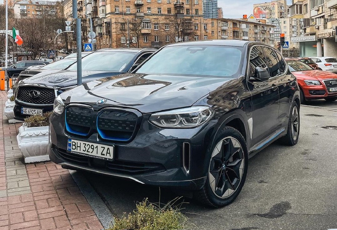 Китайский электроссовер BMW iX3 – уже в Украине (фото)