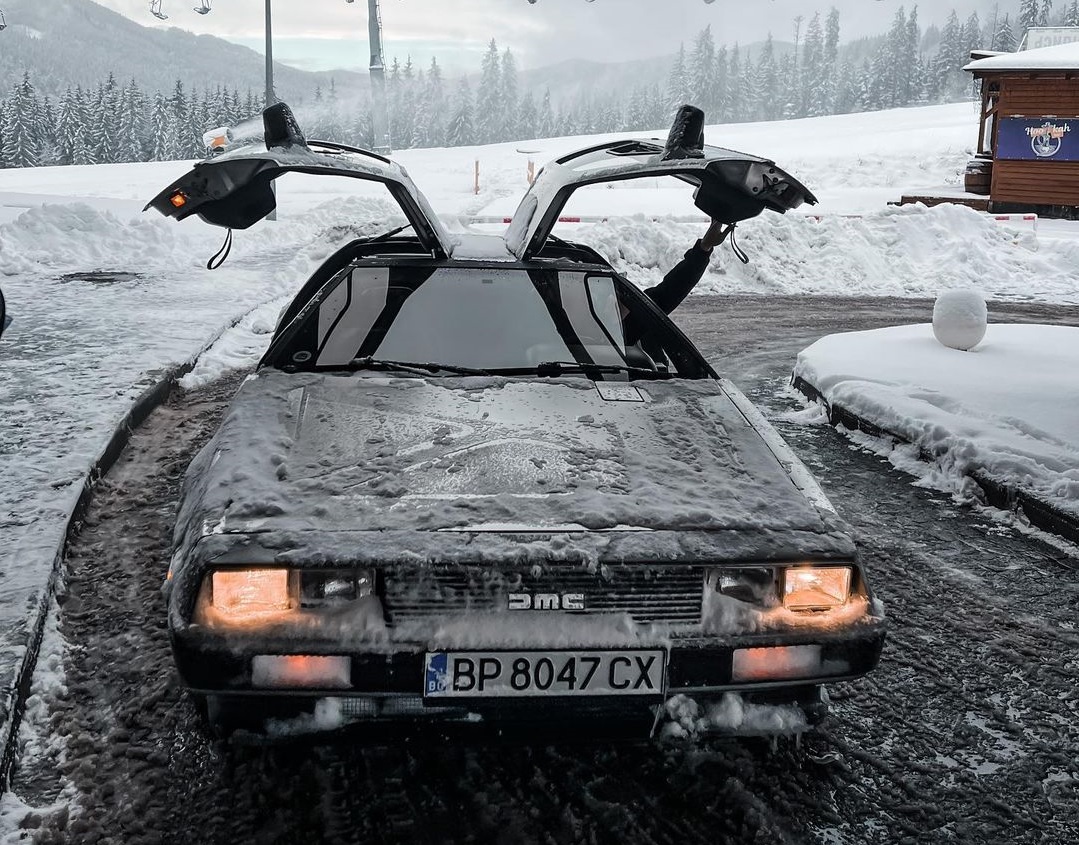 Машина времени: обнаружен культовый DeLorean DMC-12 в состоянии нового авто (фото)