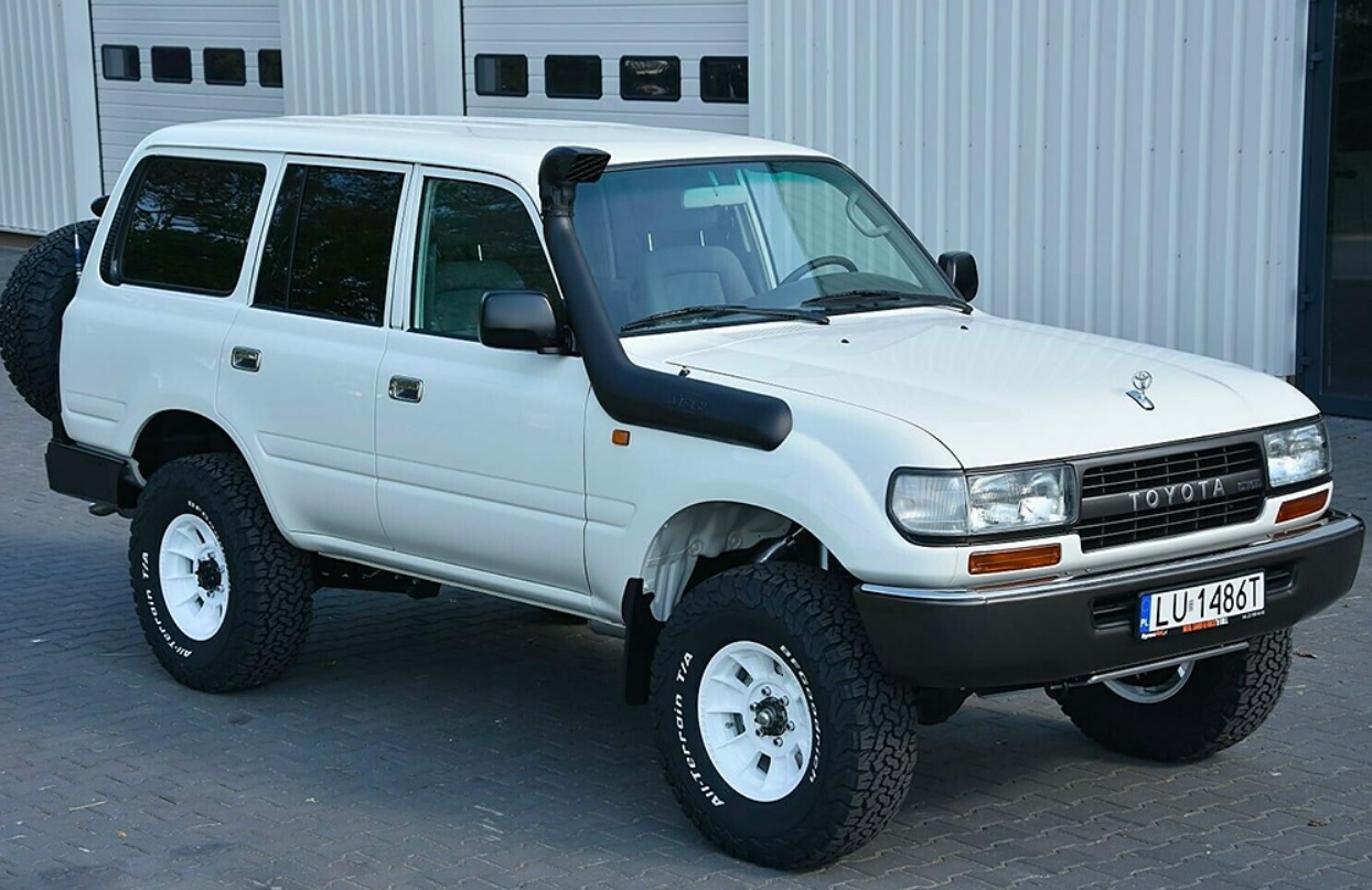 Старый Toyota Land Cruiser 80 собрали из новых запчастей. Теперь он дороже  LC 300