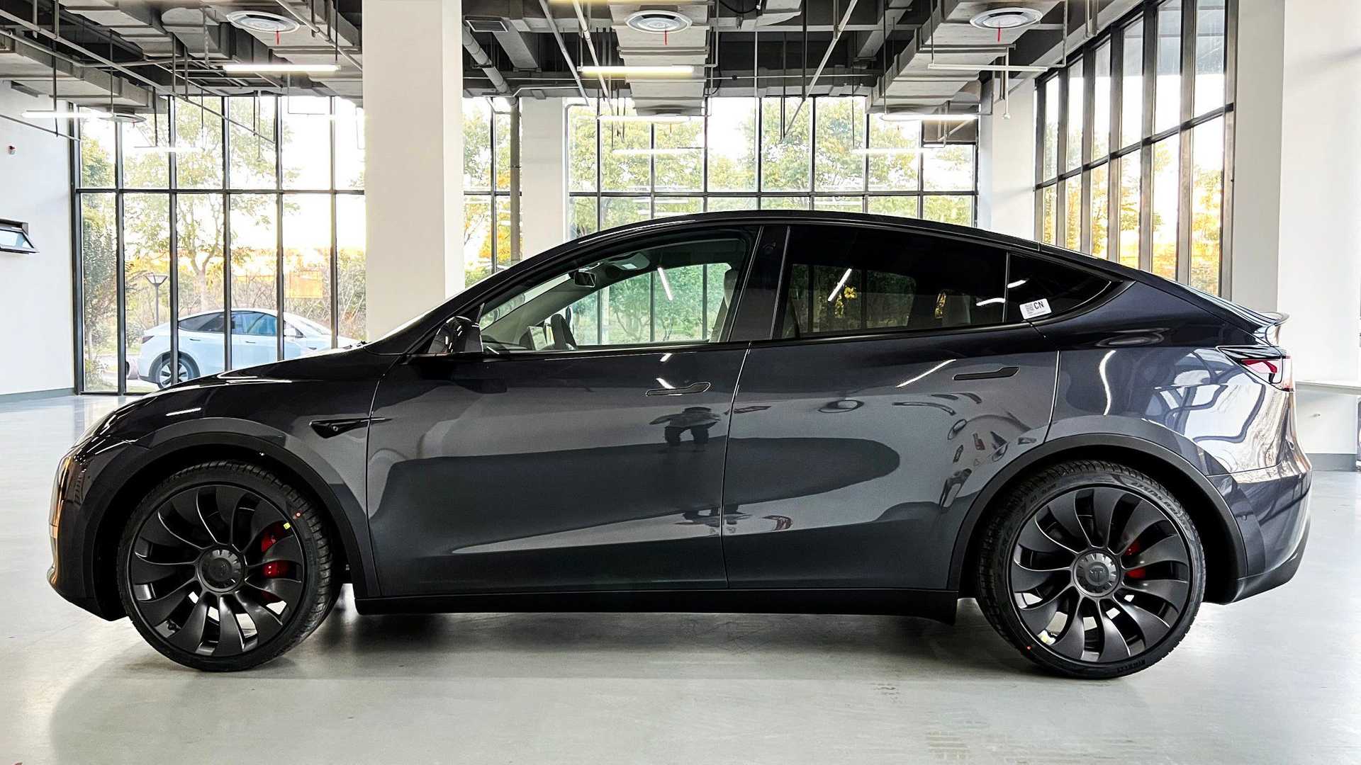 Tesla Model Y с батареями BYD будут продавать европейцам