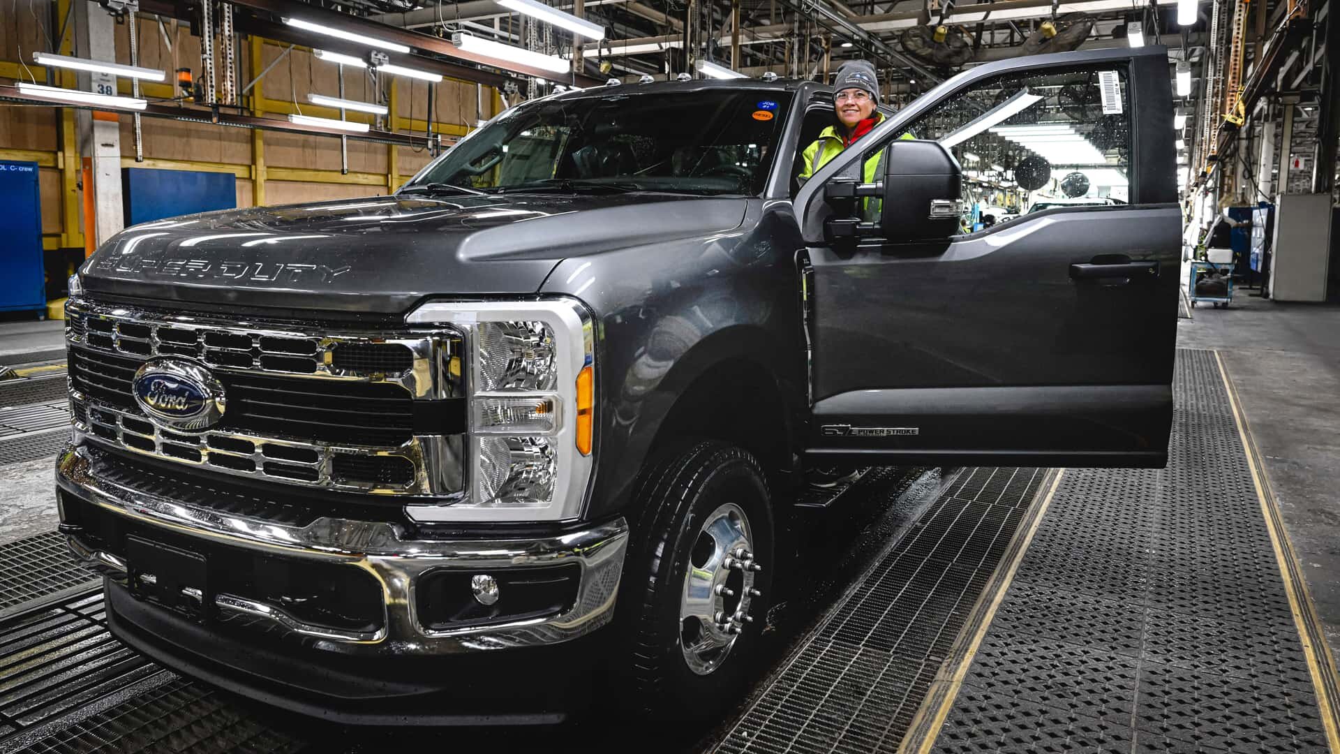 Ford начал поставки Super Duty V поколения