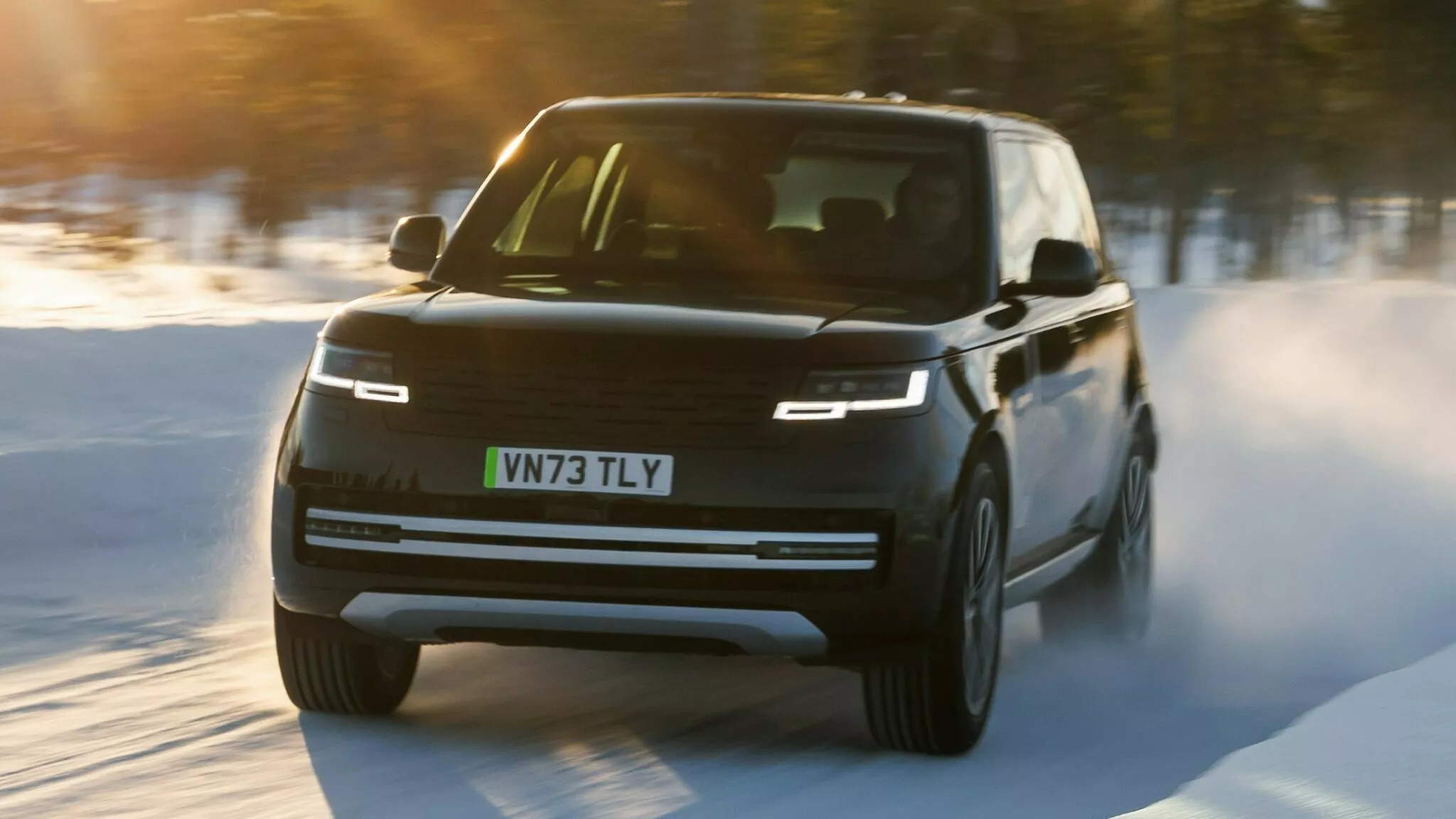 Электрический Range Rover Electric: вот, как он выглядит вживую!