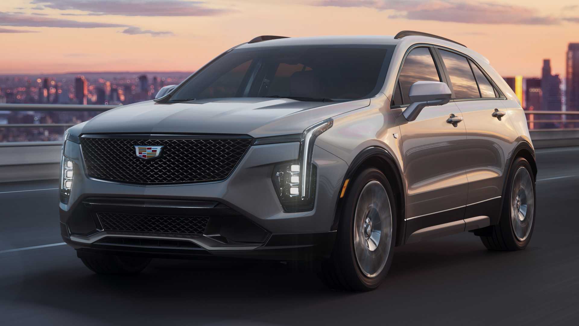 Это новый Cadillac XT4 2024, и он очень похож на электрический Lyriq