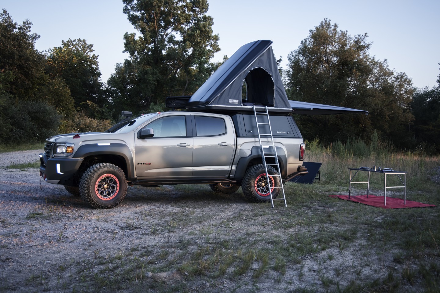 Концептуальный GMC Canyon AT4 OverlandX для бездорожья