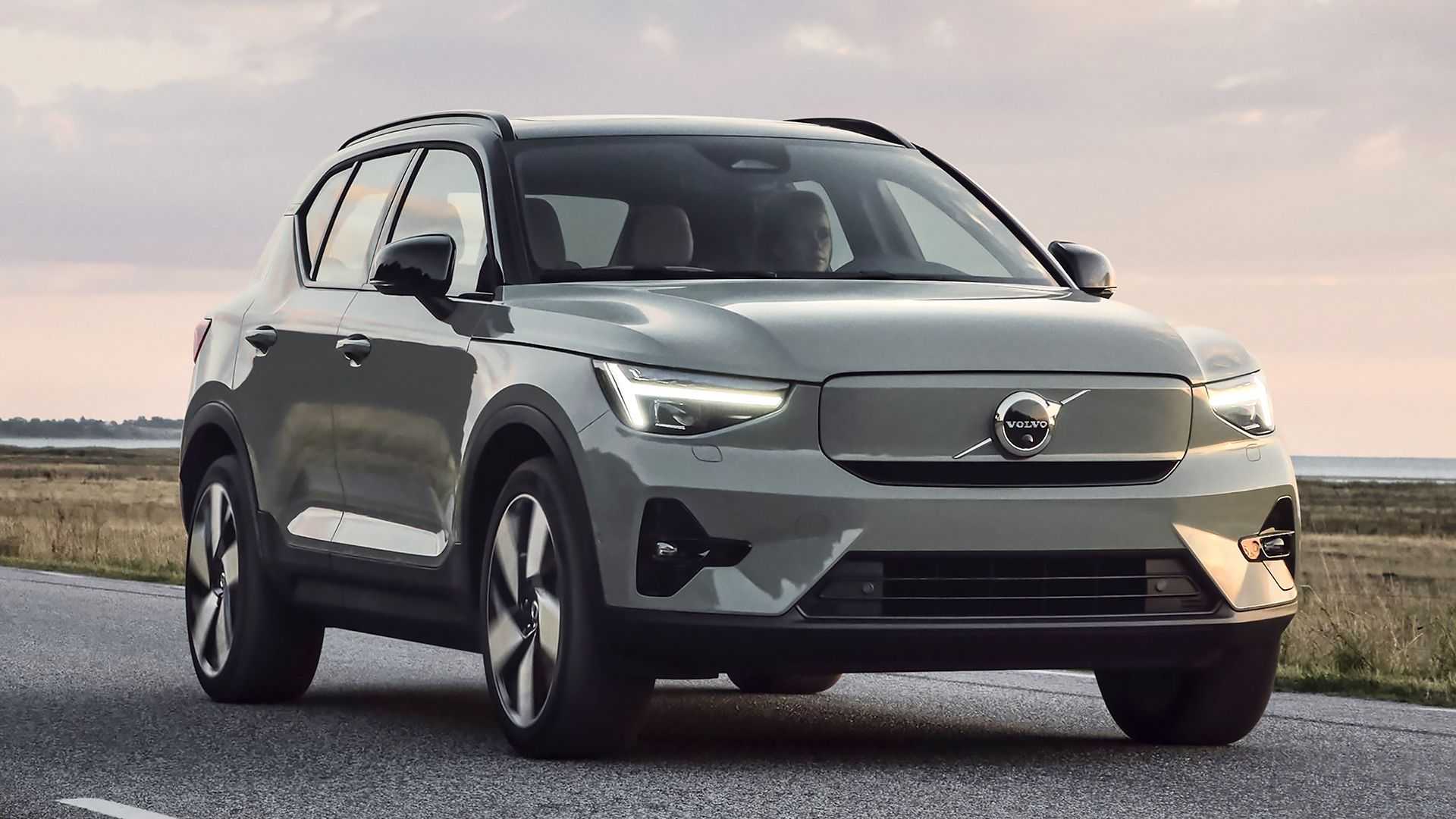 Кроссоверам Volvo XC40 и C40 Recharge увеличили запас хода