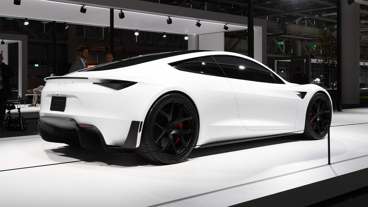 Второе поколение Tesla Roadster 2021