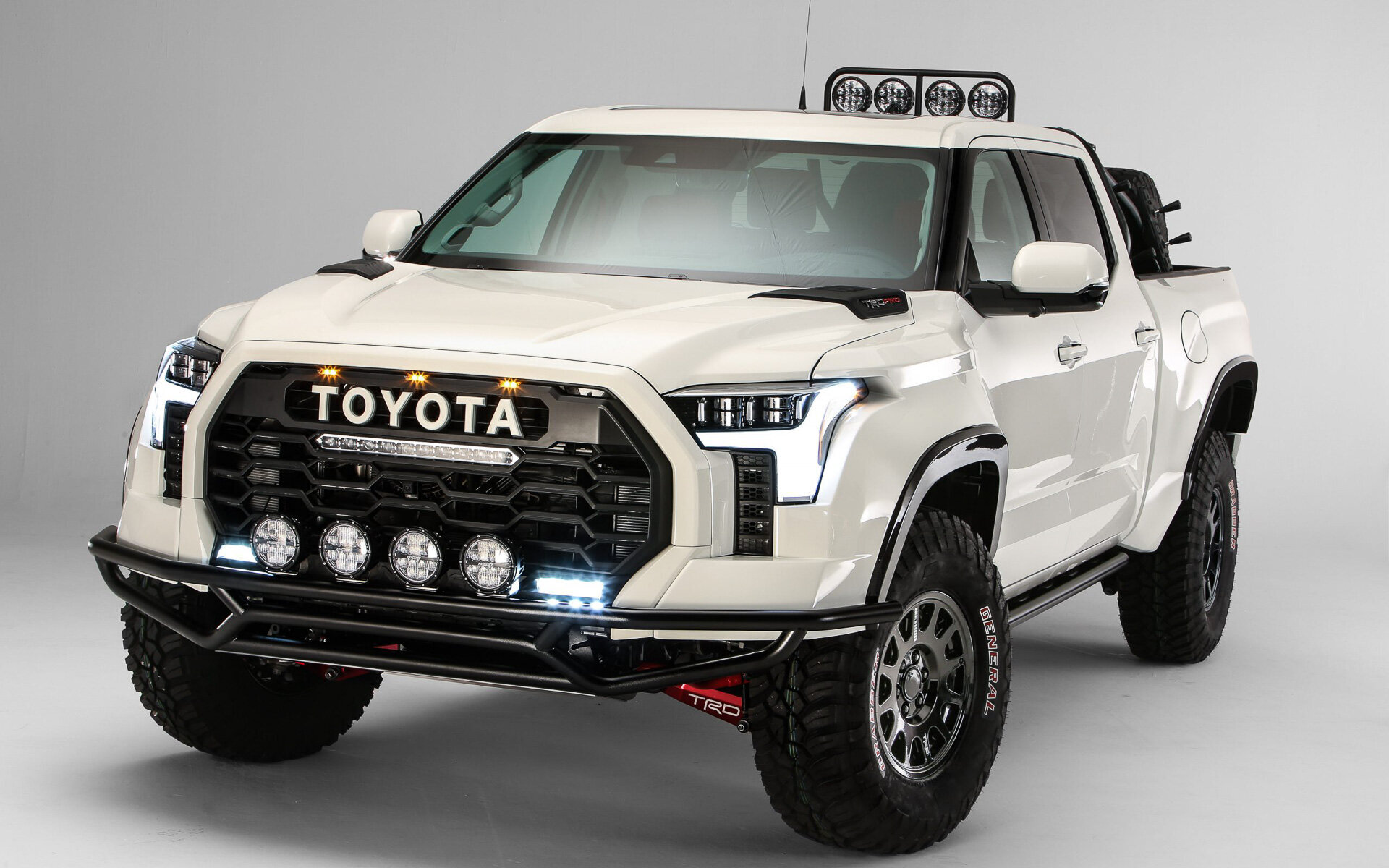 Toyota Tundra 2022 года бросит вызов Ford F-150 Raptor