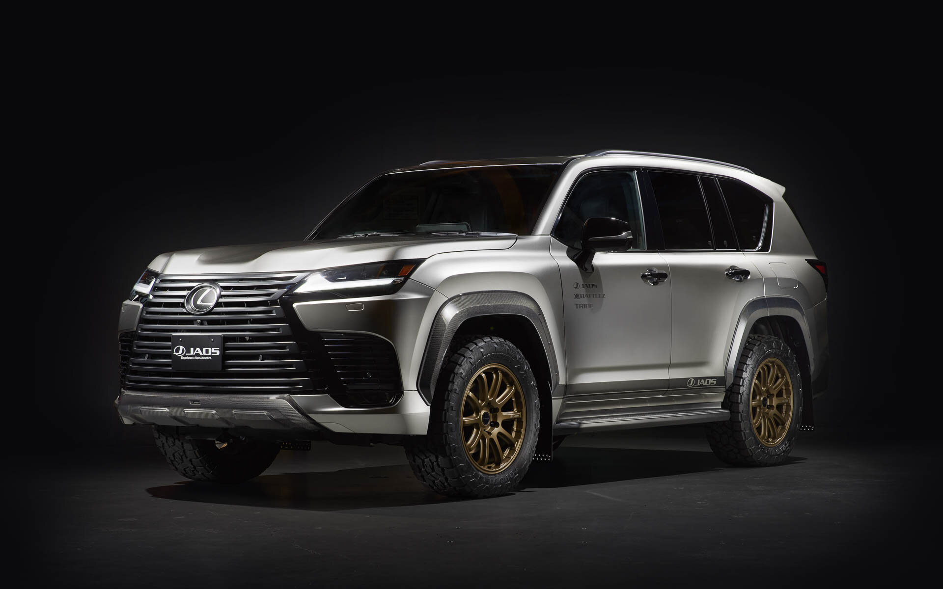 Toyota дважды тюнинговала новый Lexus LX600