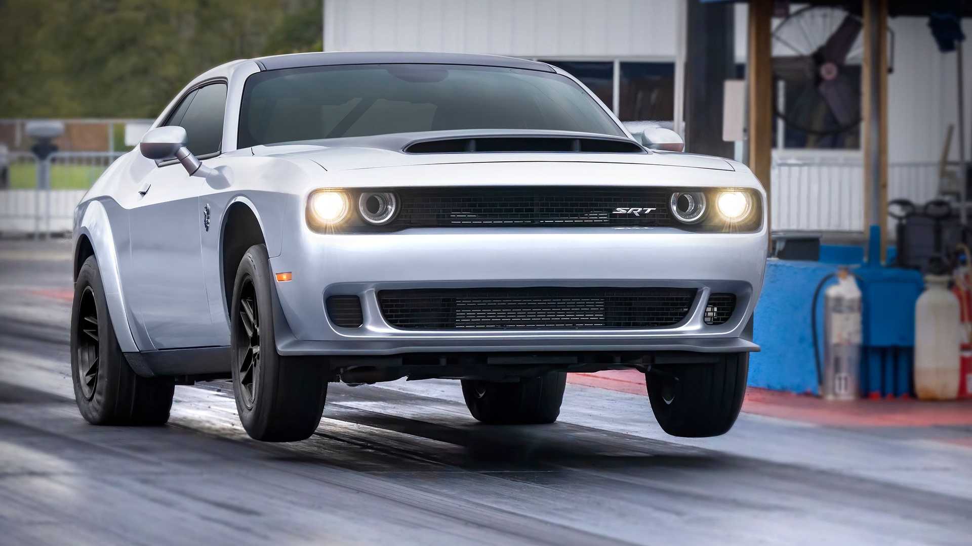 Dodge представил серийный Challenger с разгоном до 100 всего за 1,66 секунды