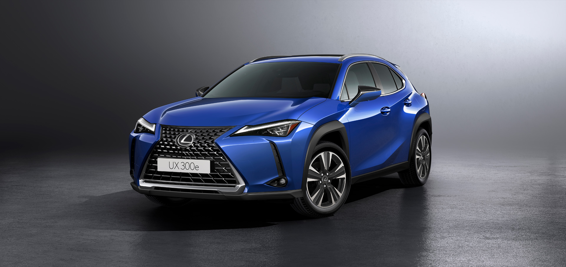 Lexus UX 350e увеличили емкость батареи в 1,5 раза