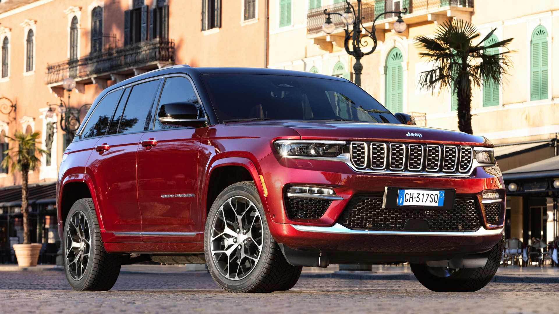 Jeep Grand Cherokee 2022 прибыл в Европу с ценником под 100 000 евро