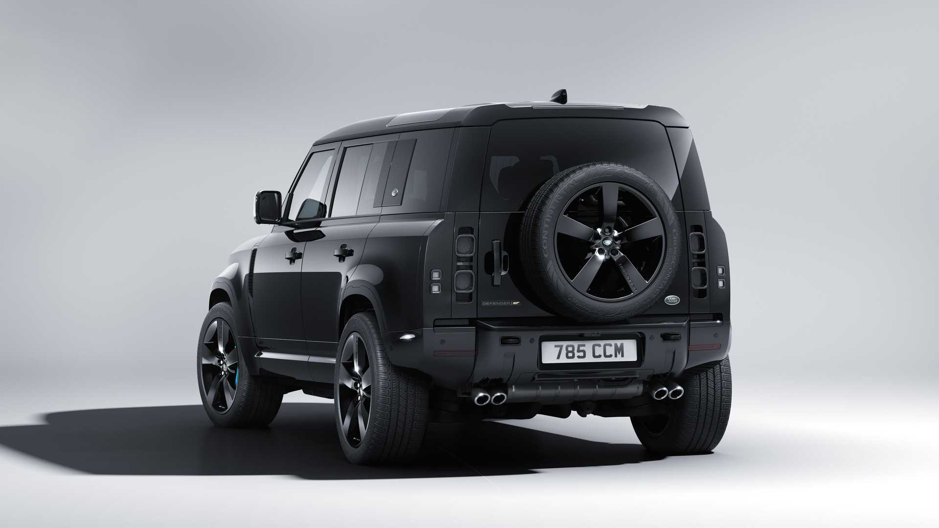 Land Rover представил очень черный Defender V8 Bond Edition