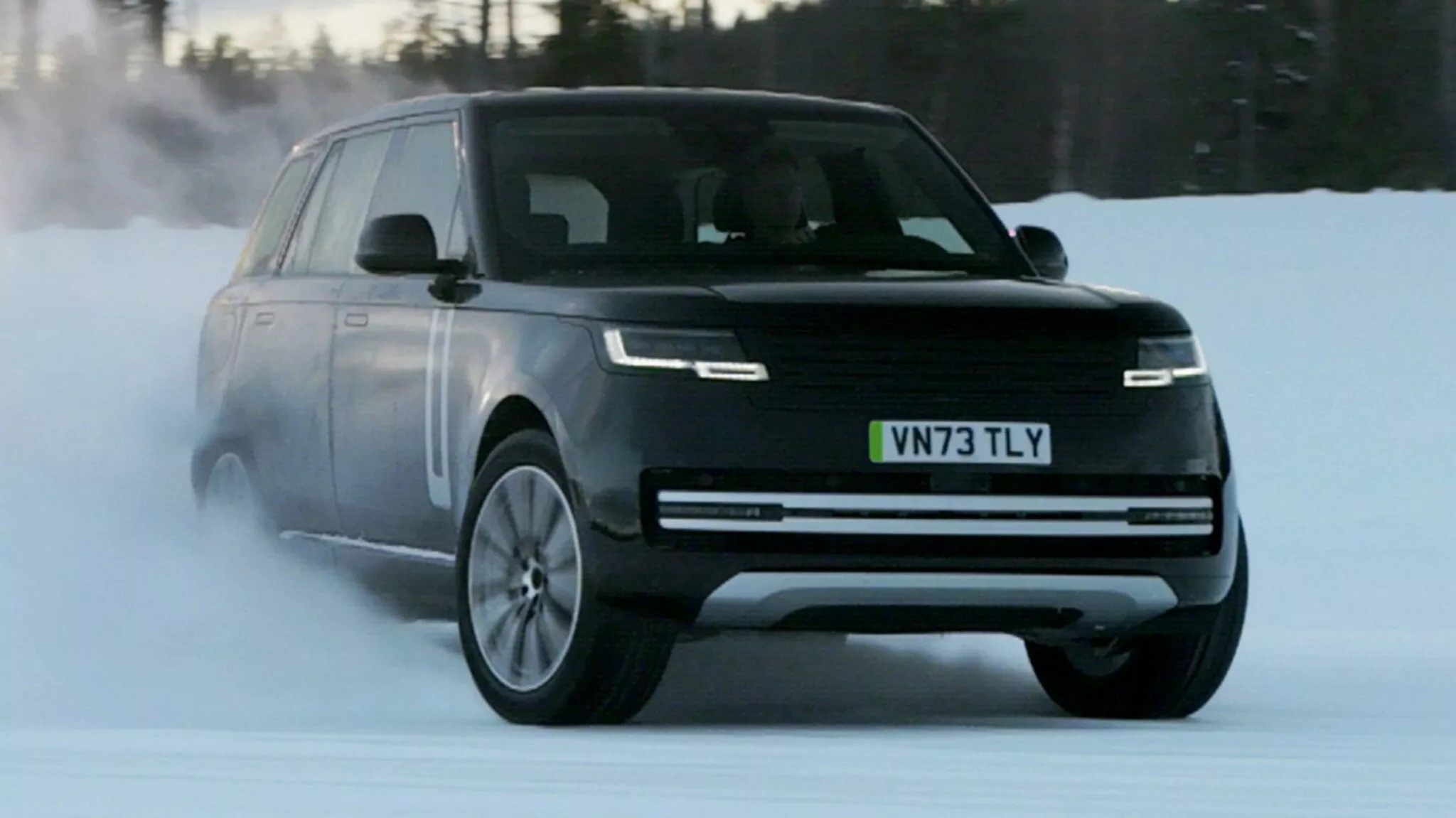 Электрический Range Rover Electric: вот, как он выглядит вживую!