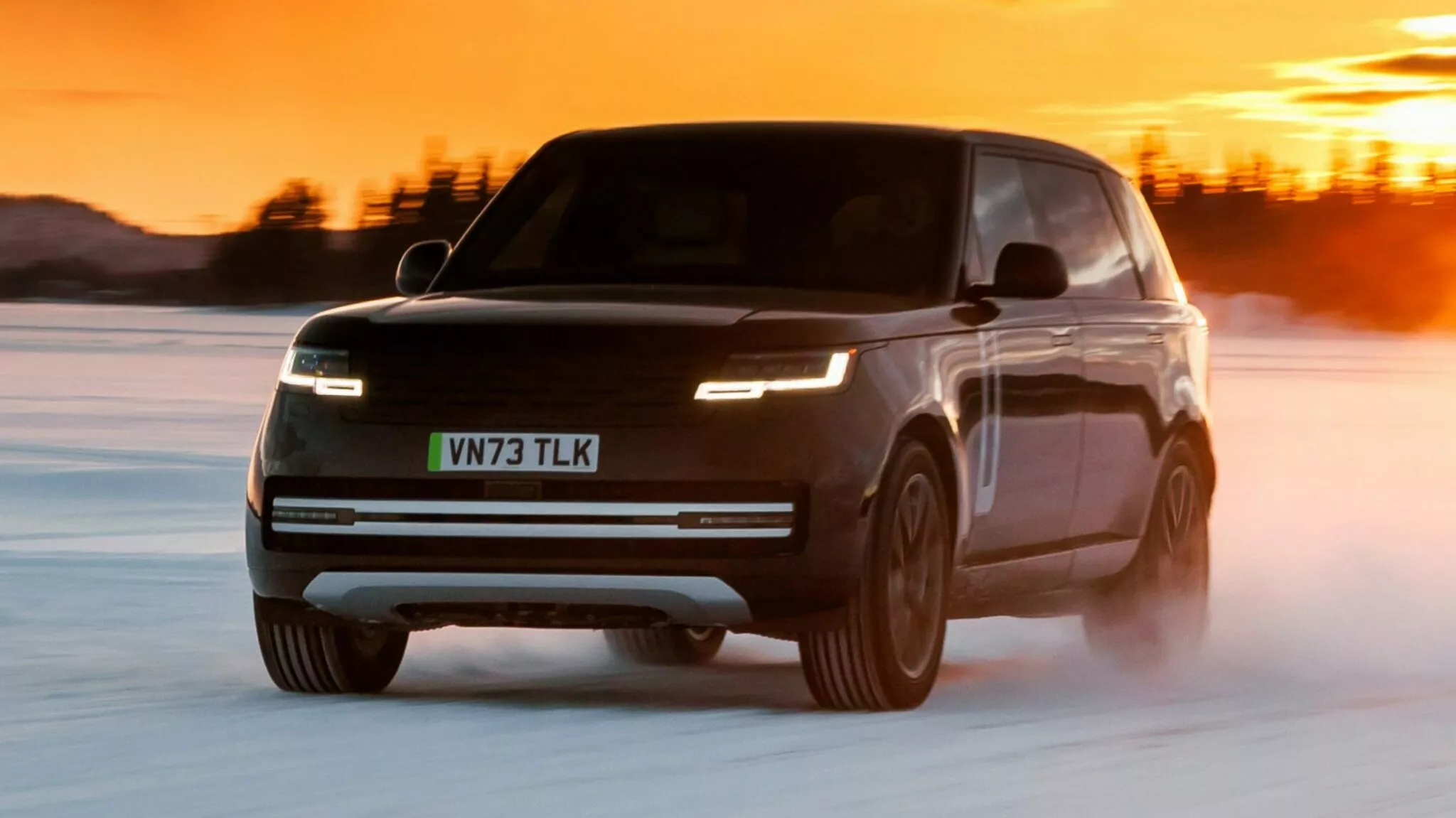 Электрический Range Rover Electric: вот, как он выглядит вживую!