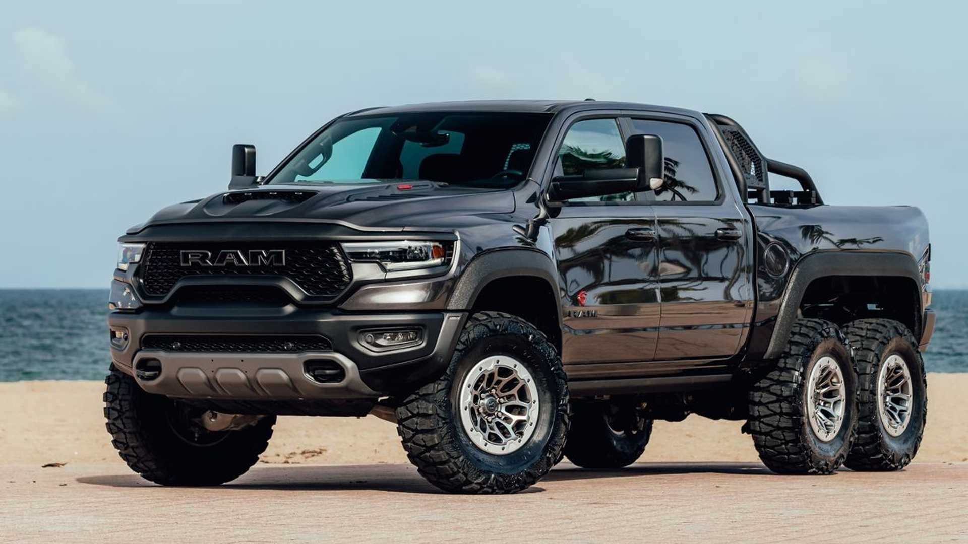 Пикап Ram 1500 TRX превратили в 6-колесного монстра. Стоит он дорого