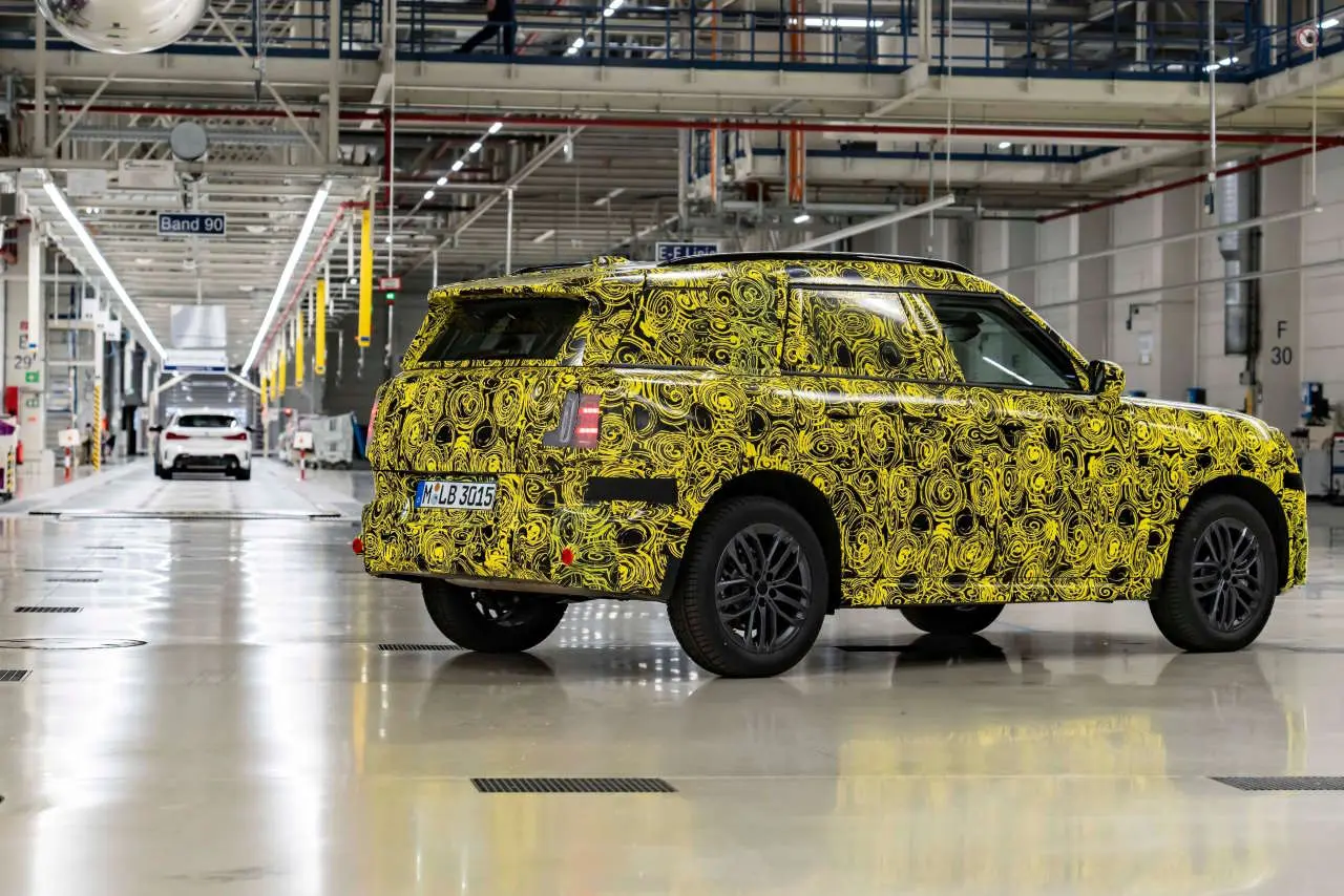 Это Mini Countryman EV. И его будут выпускать в Германии