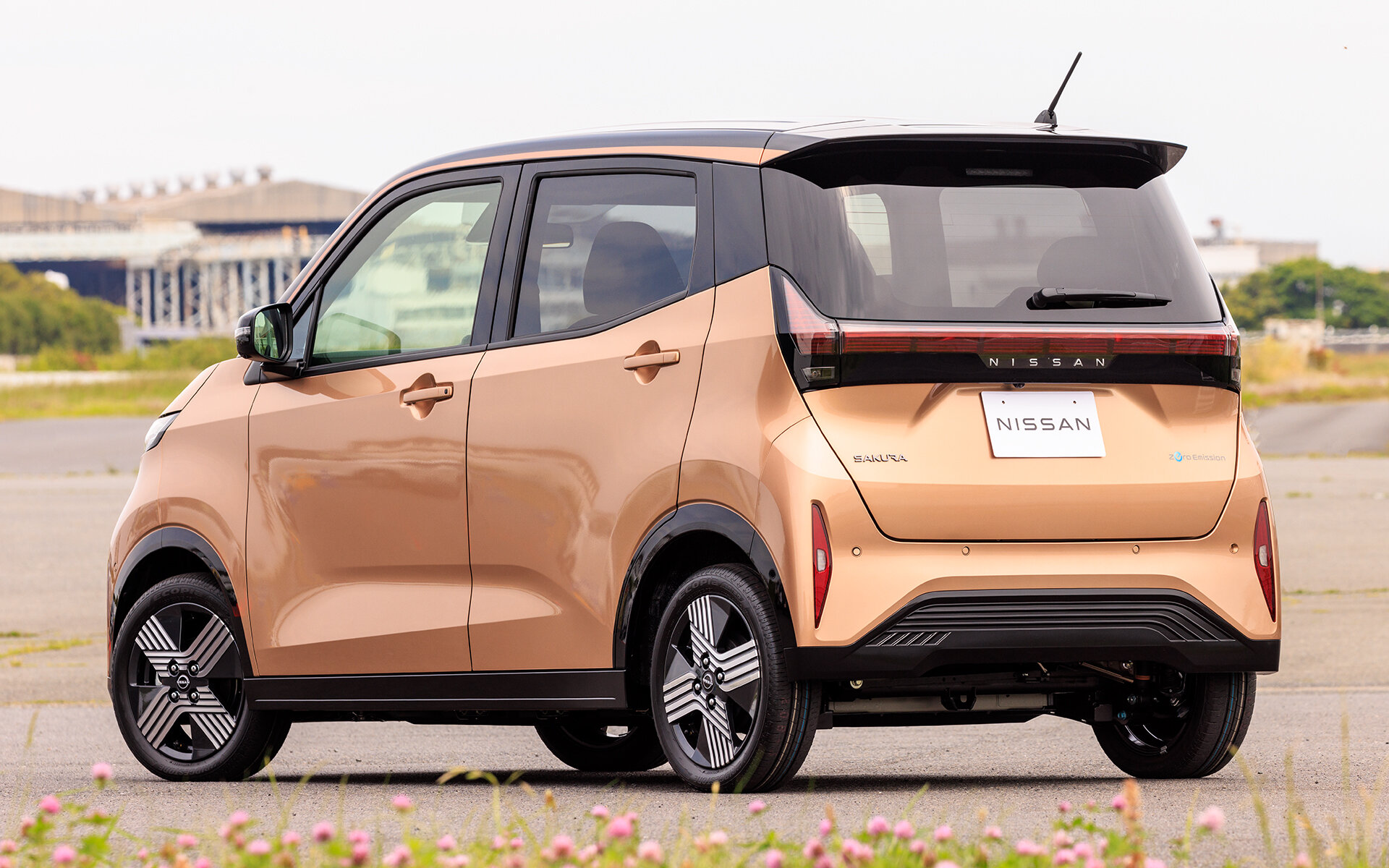 Nissan рассказал о спросе на электромобиль Sakura за $18 тысяч