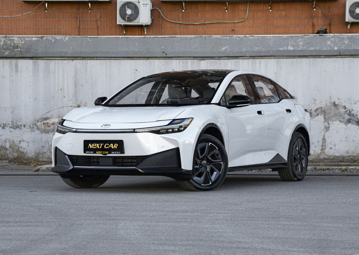 Придбати Toyota bZ3 Long Battery 65.3 kWh 2WD PRO 2024 в Києві