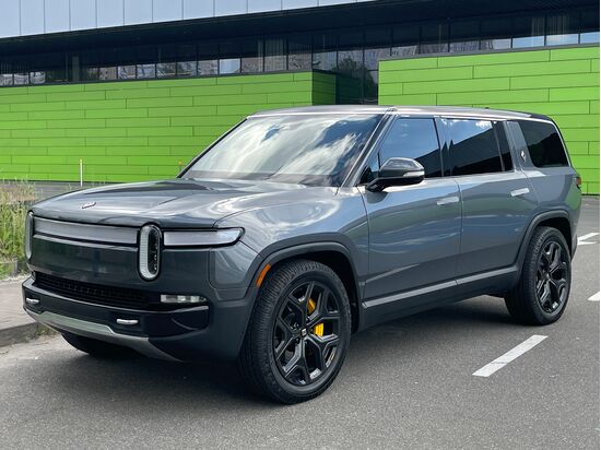 Придбати Rivian R1S Large Pack 135.0 kWh Quad-Motor AWD Gray 2023 USA в ...
