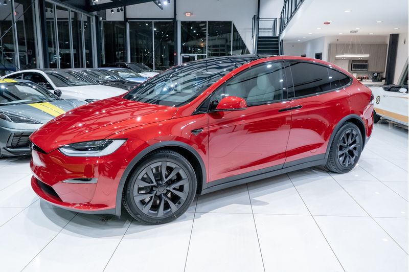 Придбати Tesla Model X Plaid Tri Motor 100.0kWh AWD 2023 в Києві Nextcar