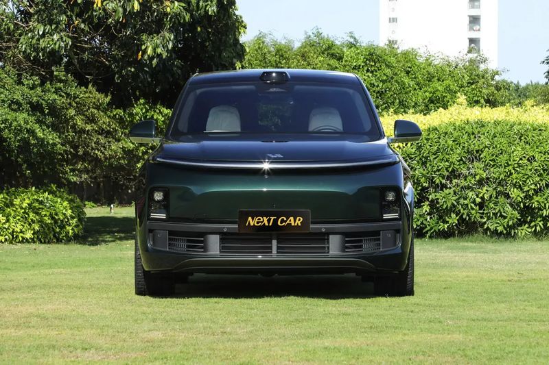Придбати Li Auto Li L9 Hybrid PHEV 1.5 SSR Max 52.3 kWh Ultra 6-seats ...