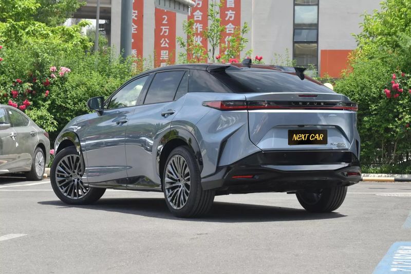 Купить Lexus RZ 450e Direct4 71.0 kWh 450km AWD Vertical Collar 2024 CN ...
