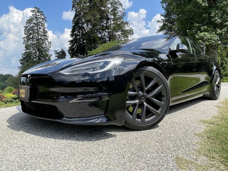 Придбати Tesla Model S Plaid Tri Motor 100.0kWh AWD 2023 в Києві - Nextcar